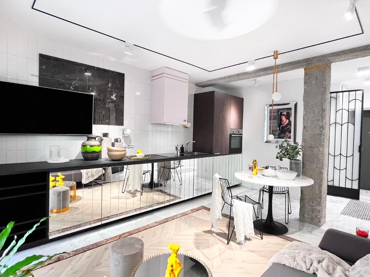 Design+Luxus Apartment Im Zentrum! +Netflix Варшава Экстерьер фото