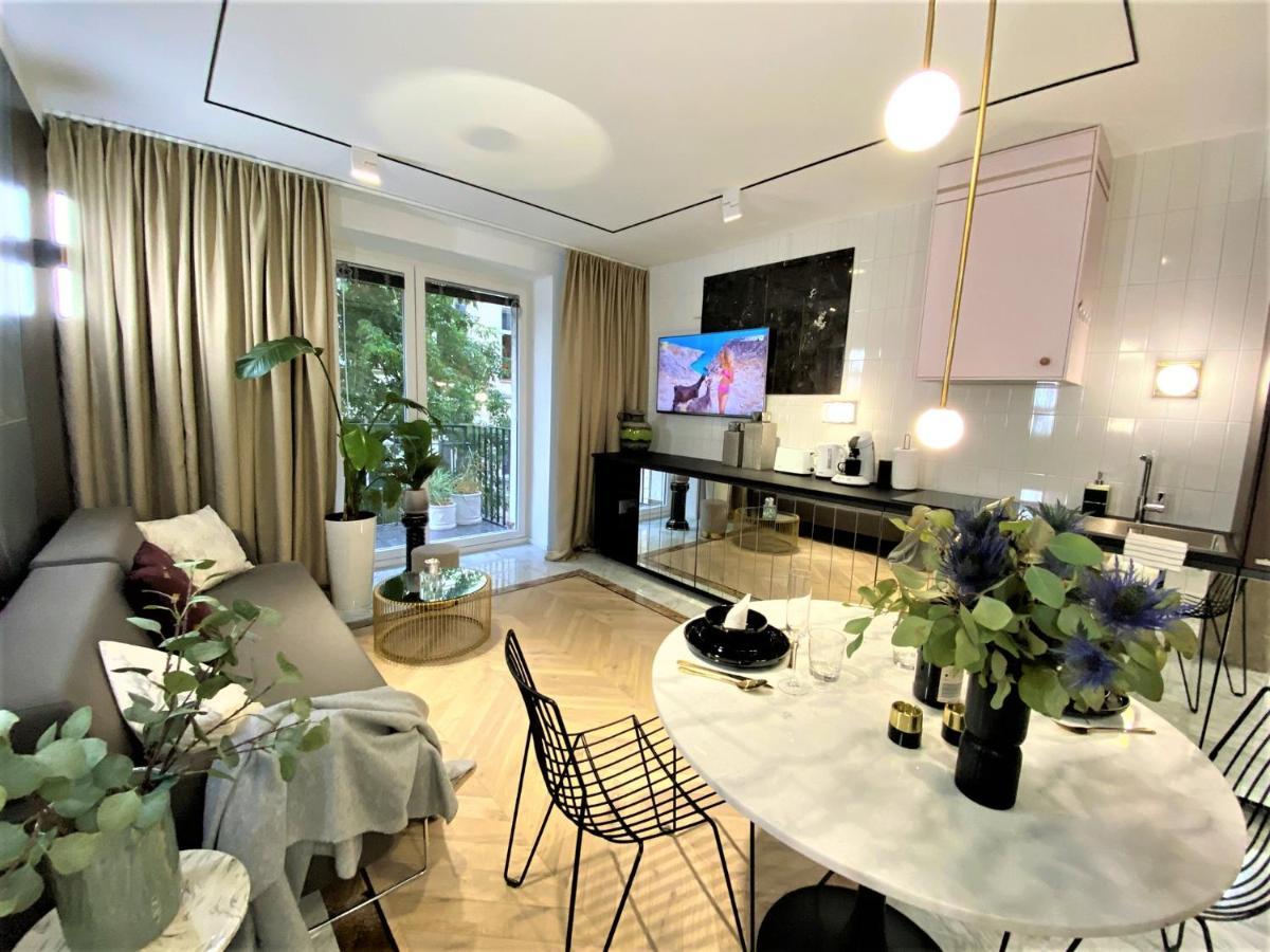 Design+Luxus Apartment Im Zentrum! +Netflix Варшава Экстерьер фото